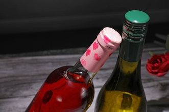 选购葡萄酒，从酒标看出葡萄酒的信息是什么？